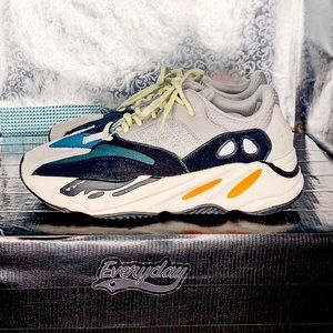 yeezy 700 men